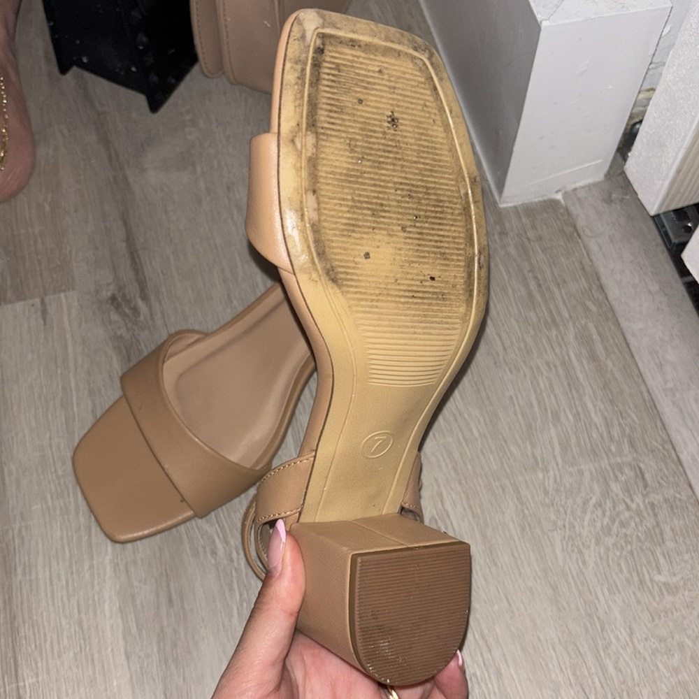 Heel Sandals - Picture 5 of 8